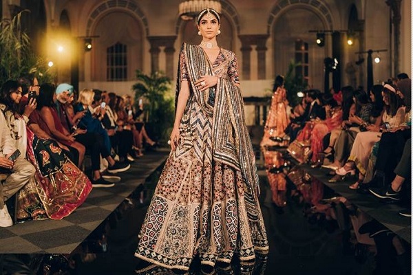 Mayyur Girotra headlined the first ever South Asian New York Fashion Week.(photo:IANSLIFE)